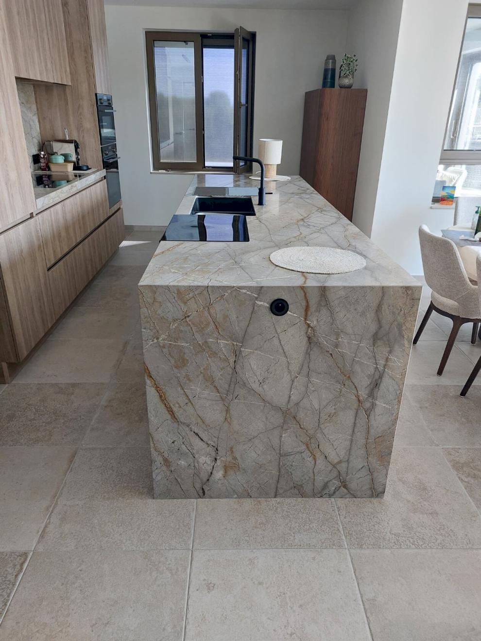 Keuken eiland marmer look Keuken eiland marmer look